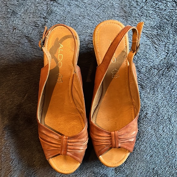 Aldo size 40 wedge sandal - Picture 2 of 8